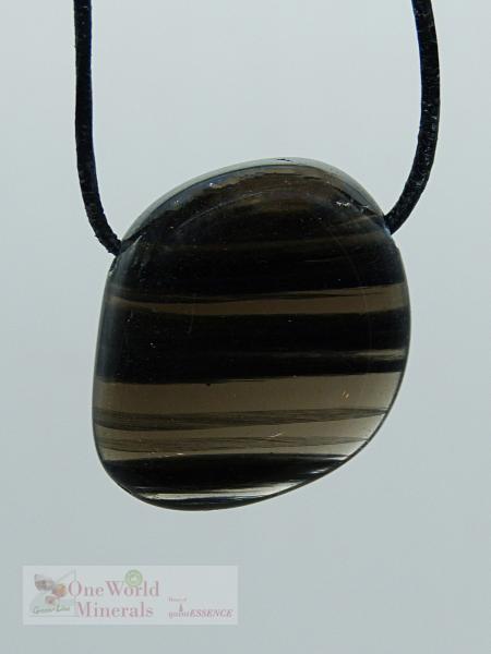 Lamellenobsidian, gebohrt